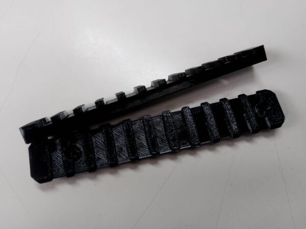02 Trilho do Handguard da TM-15 LE