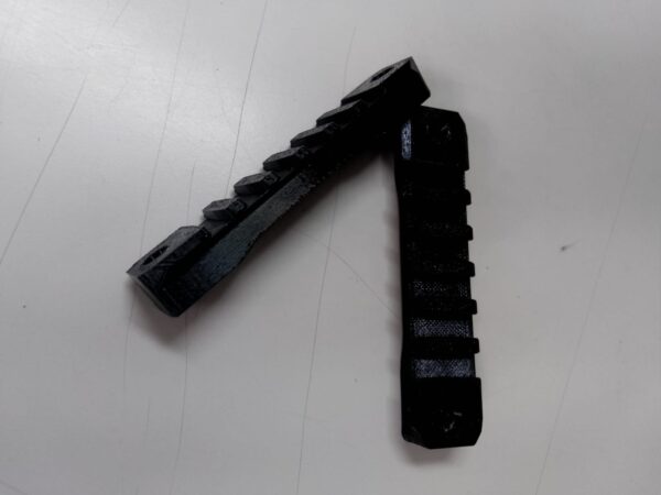 02 Trilho do Handguard da TM-7